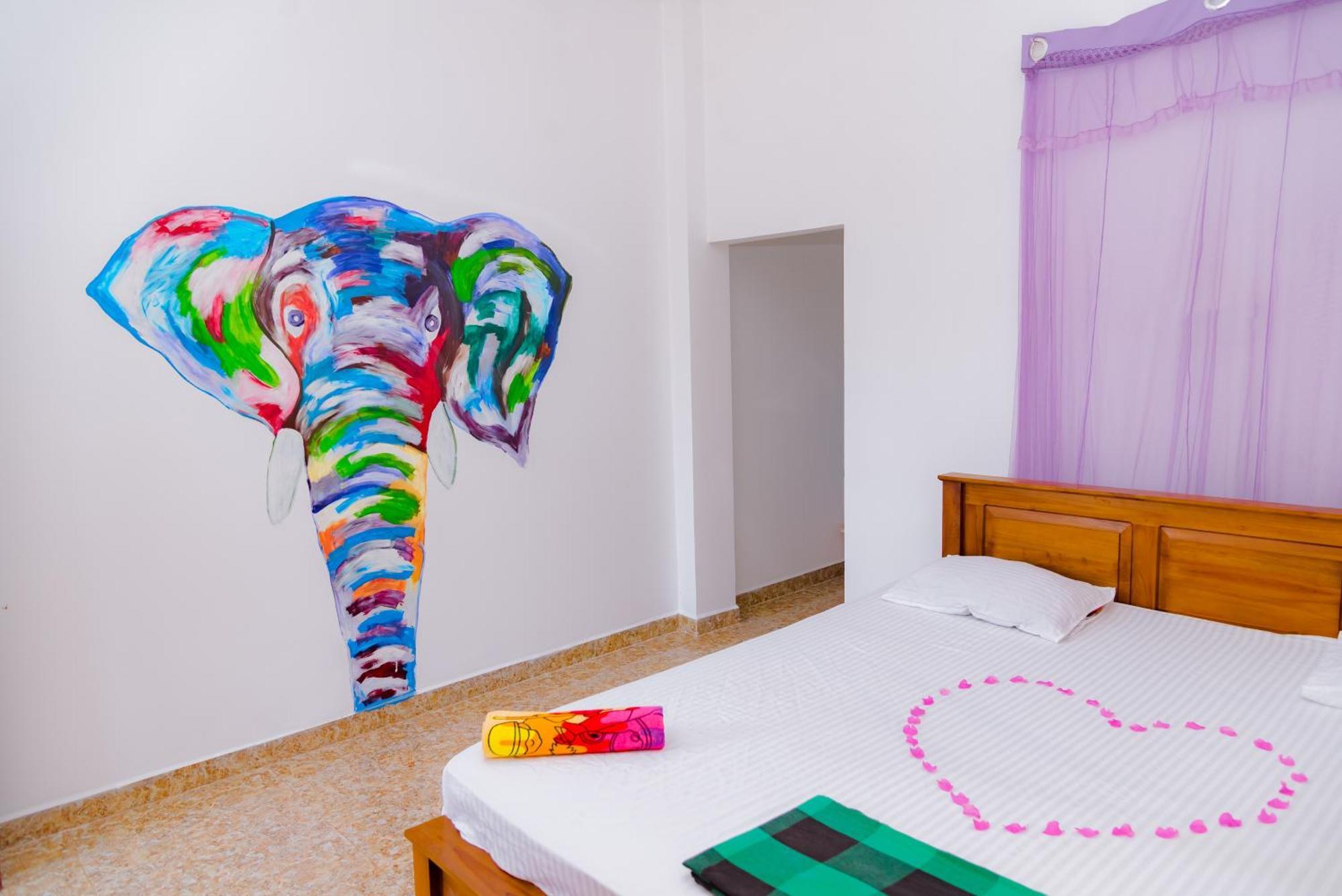 Hotel Charith Guest Tangalle Habitación foto