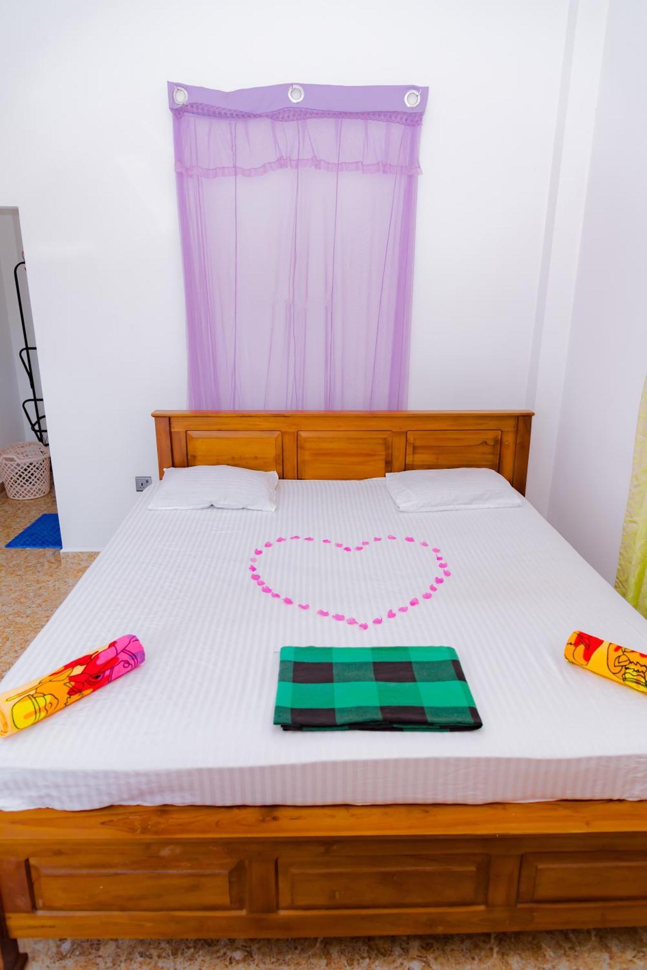 Hotel Charith Guest Tangalle Habitación foto